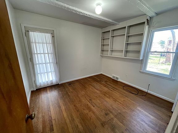 5th image of 1401 Catalpa Dr