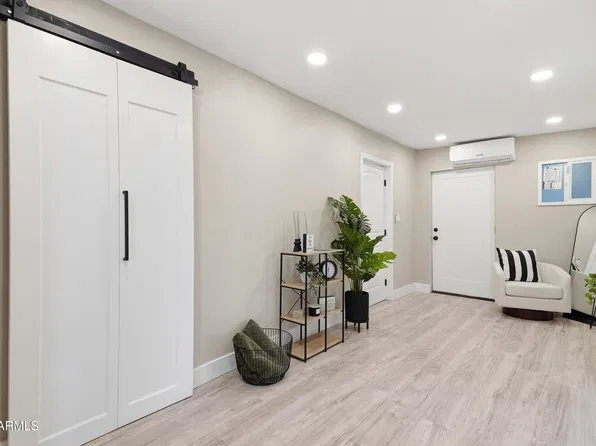 513 W 1ST Street, Mesa, AZ 85201