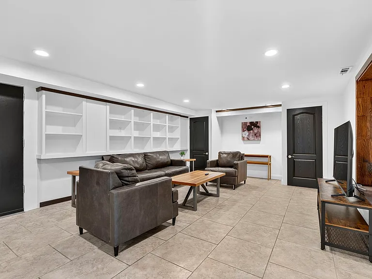630 Lamplight Ln — Photo 44
