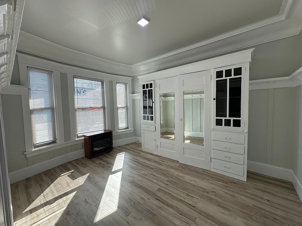 1st image of 3484 18th St #1