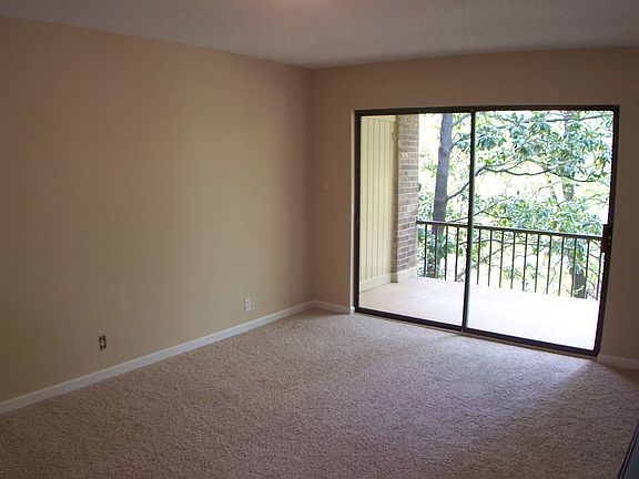5th image of 1857 Poplar Woods Cir W