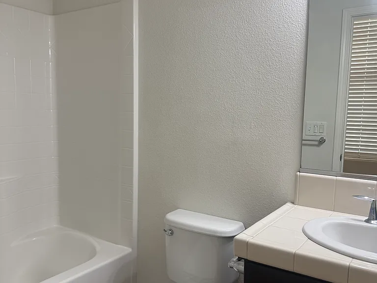 3541 Buckingham Ave — Photo 9