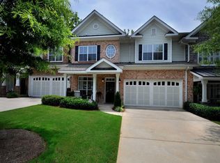 1215 Glenridge Pl, Sandy Springs, GA 30342
