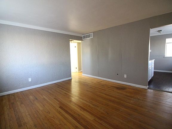 4th image of 24705 Wilmot Ave