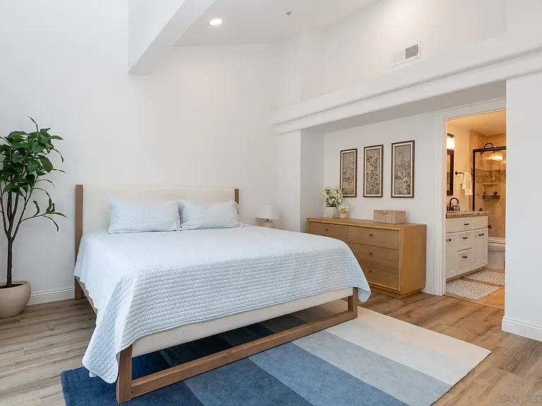 241 S Sierra Ave — Photo 21