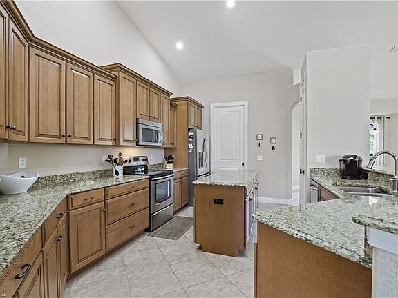 5th image of 4306 SW 19th Pl