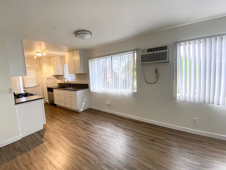 13825 Vanowen St #12 — Photo 3
