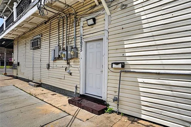 3 bed, 1.0 bath, 1265 sqft, $1,800 — Photo 2