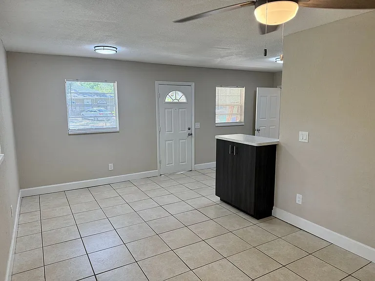 1819 E Fairbanks St — Photo 5
