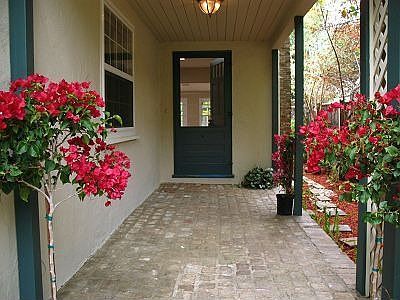 3rd image of 934 Loraine Ave