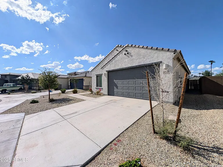24458 W Verlea Dr — Photo 4
