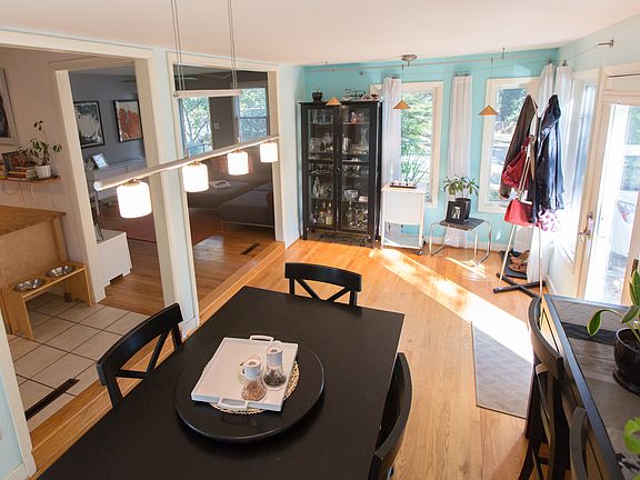 Dining, facing kitch/liv