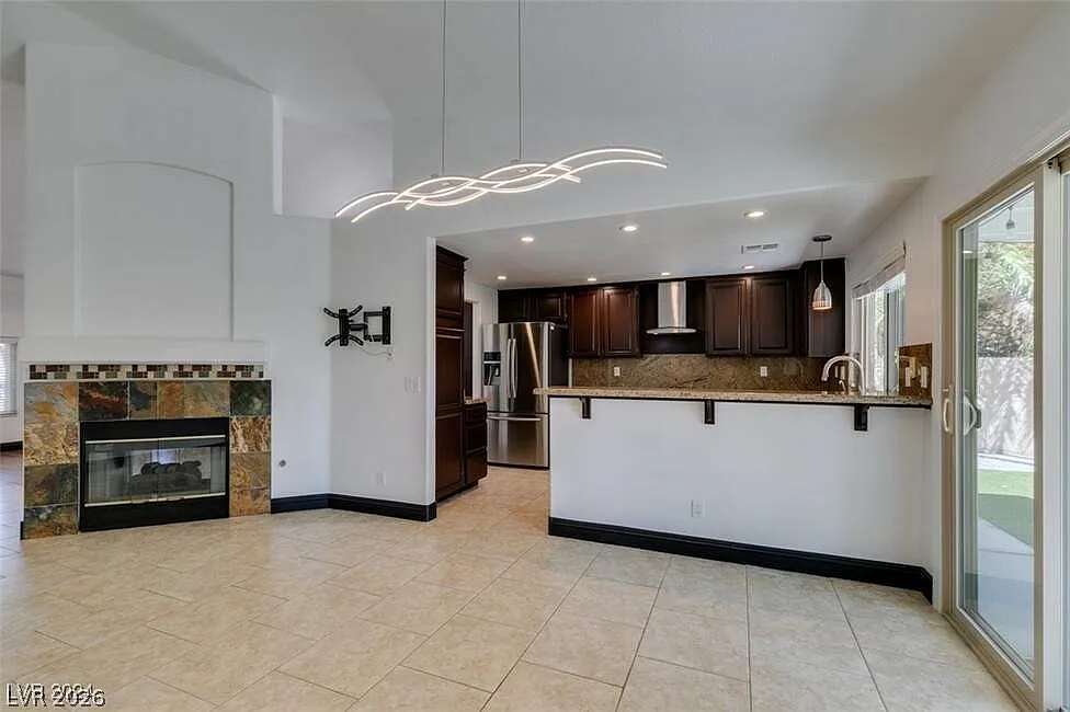 3 bed, 2.0 bath, 1542 sqft, $2,450 — Photo 4