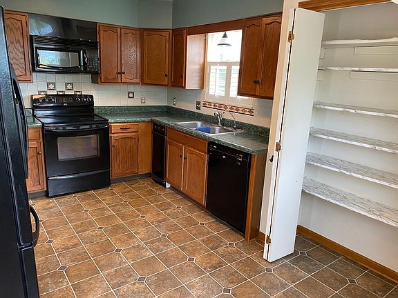 4th image of 807 Hinkle Estates Dr