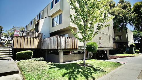 410 Auburn Way Photo 1