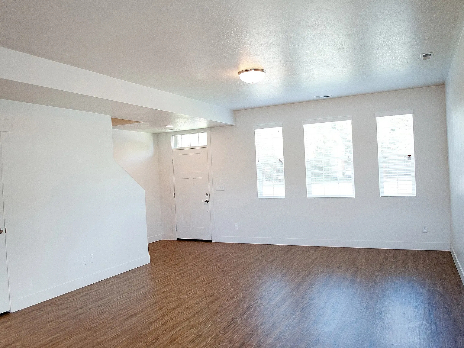 200 N Townhomes - 372 — Photo 3