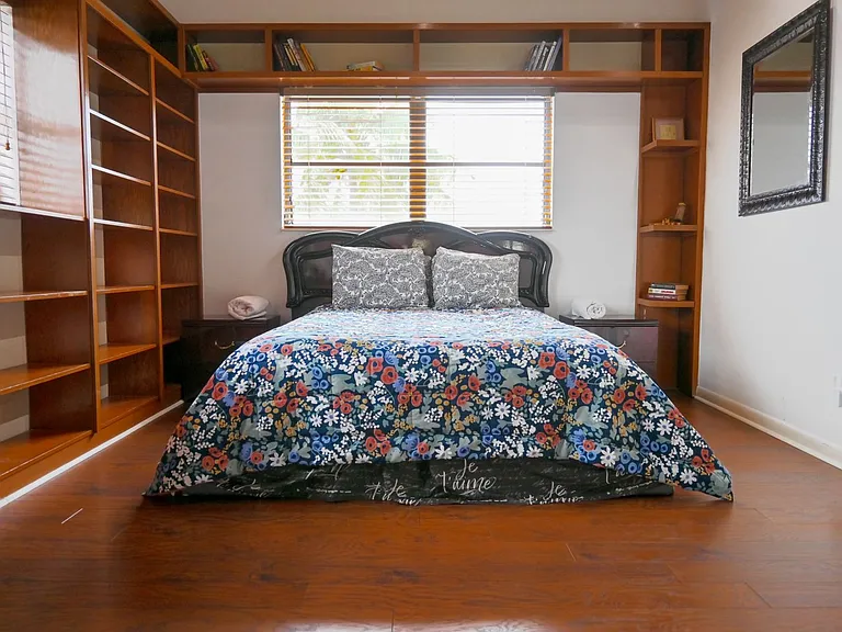 1104 Washington St — Photo 10
