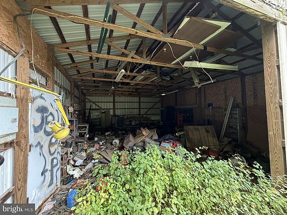 3rd image of 11682 Loop Rd