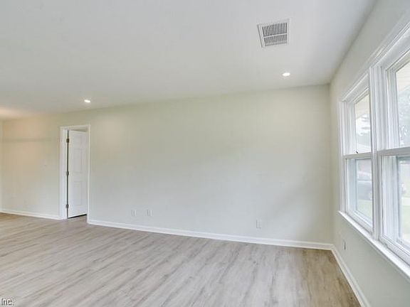 5th image of 12 Wren Cres