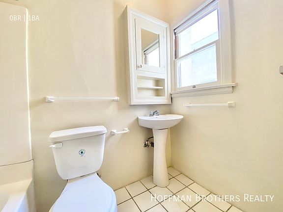 5th image of 854 N Oxford Ave #A