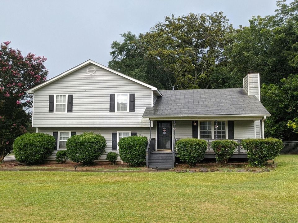 1st image of 40 Greenleaf Dr