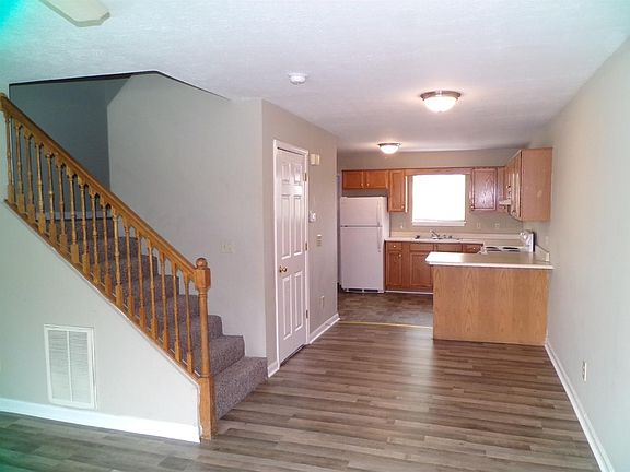 5th image of 45 Ashwood Ct #16