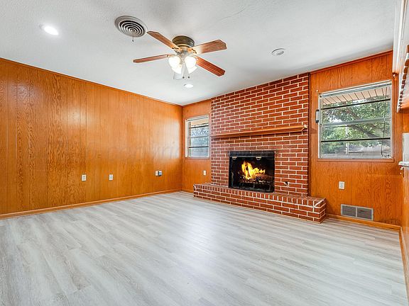 5th image of 609 Ware Ave