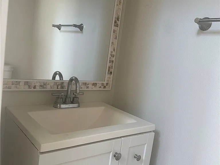 137 S Pritchard Ave — Photo 6