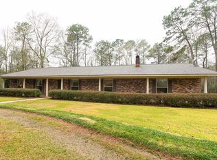 213 W Black Creek Rd, Sumrall, MS 39482