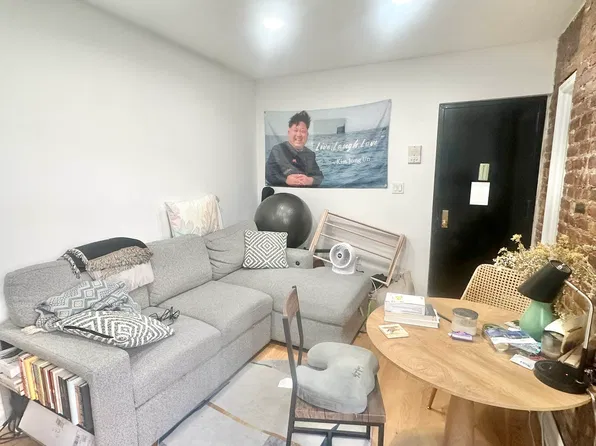 222 Thompson St APT 23, New York, NY 10012