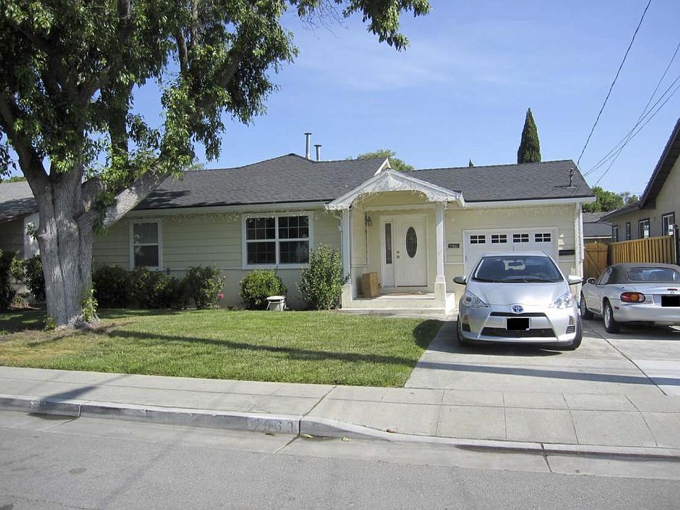 1st image of 2963 Fresno St