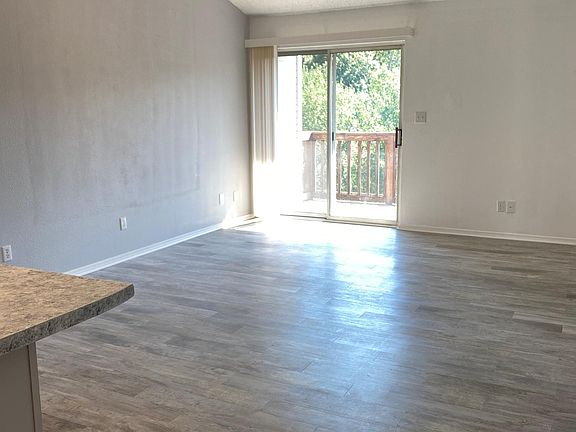 4th image of 250 Berry Dr APT A11