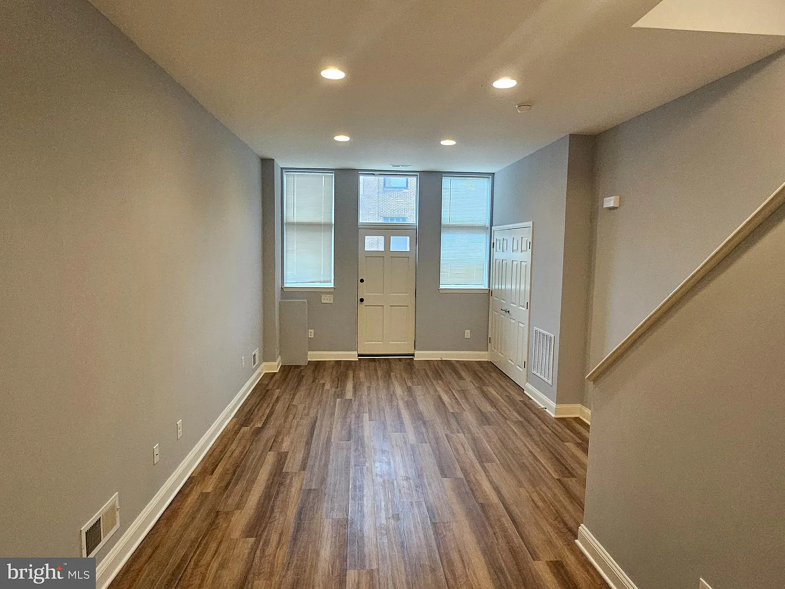 3 bed, 2.5 bath, 1842 sqft, $2,750 — Photo 3