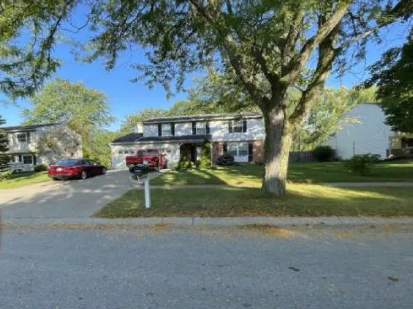 140 Birchdale Rd, Perrysburg, OH 43551