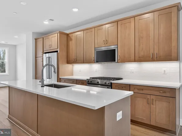 4963 Lachlan Mews, Alexandria, VA 22304