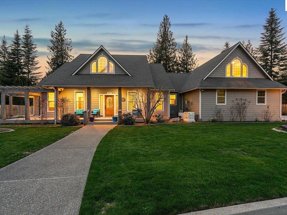 1st image of 212 Canoe Cove Ln
