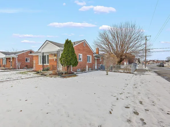 6357 Reuter St, Dearborn, MI 48126