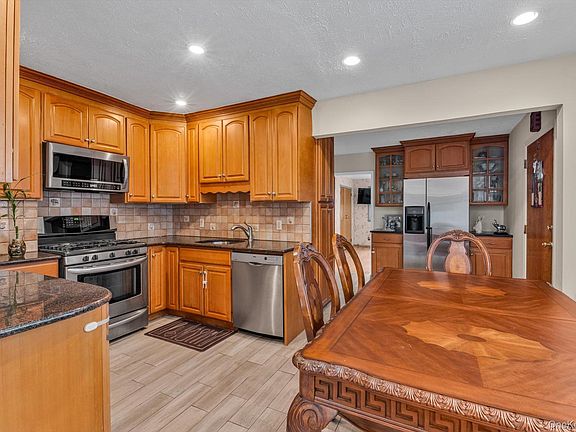 3rd image of 13835 64th Avenue