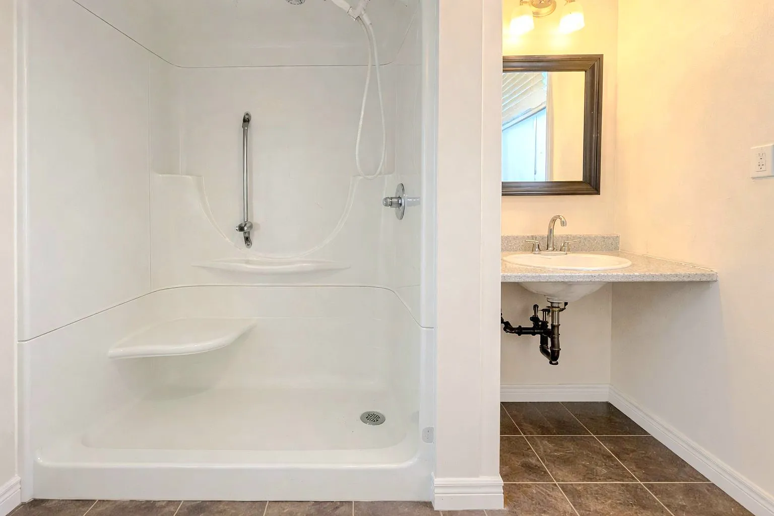 2 bed, $1,350 — Photo 4