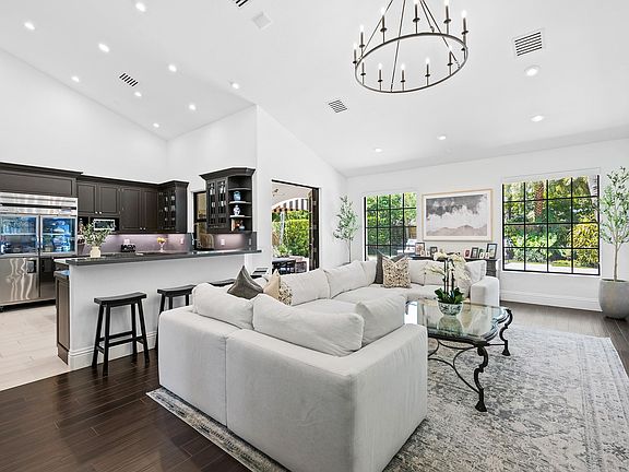 4th image of 2617 Alamanda Court