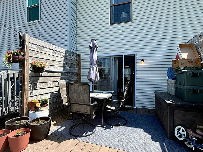 60 Carriage House Dr — Photo 26