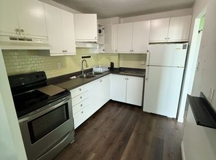 530 Lolita Gdns #702, Mississauga, ON L5A3T2