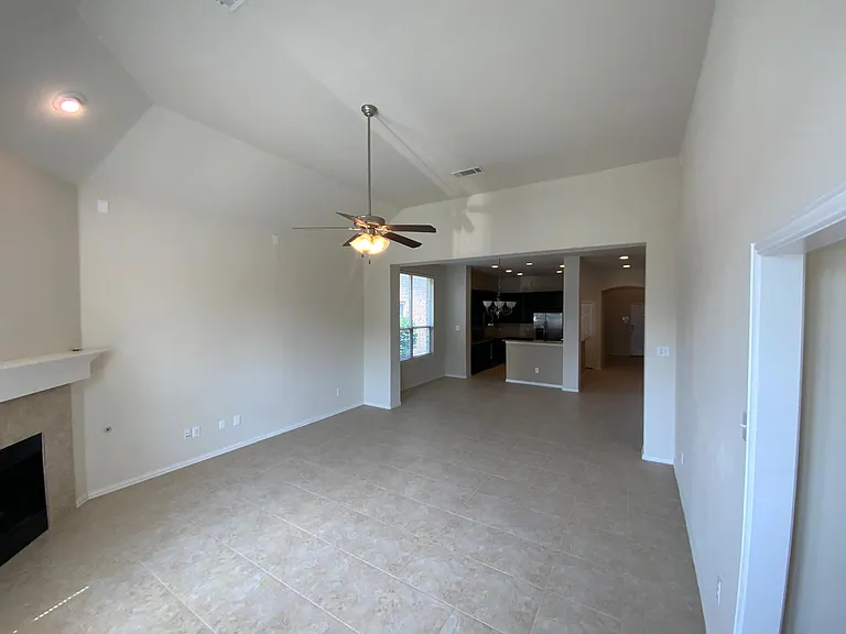 708 Hummingbird Dr — Photo 9