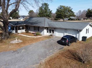 15 Heron Dr, Fountain Inn, SC 29644