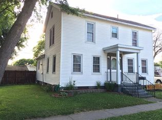 300 S Adams St, Lewistown, IL 61542
