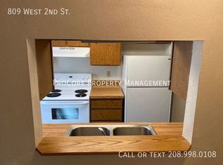 809 W 2nd St, Meridian, ID 83642
