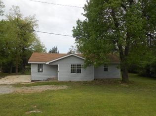 803 Walnut St, Flippin, AR 72634