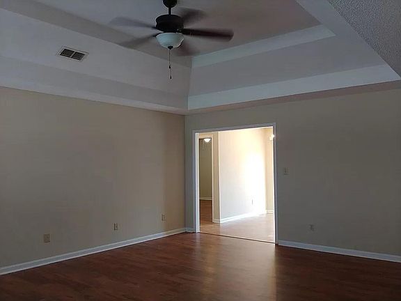 2nd image of 104 Brookfair Ln