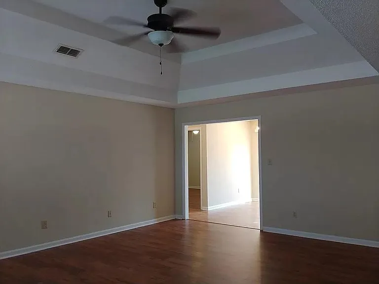 104 Brookfair Ln — Photo 2