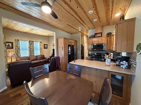 5th image of 3851 Vacation Village Dr Unit 412